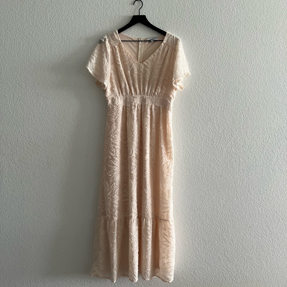 Cream V-Neck Short Sleeve Maxi Sundress